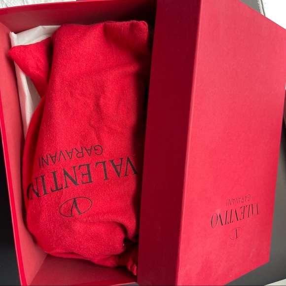 Inbox! Authentic VALENTINO GARAVANI studded butterfly suede espadrilles 9 - Picture 9 of 17